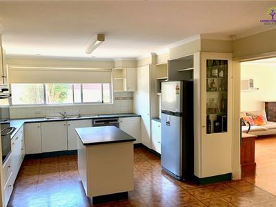 10 Warringa Crescent, Hoppers Crossing