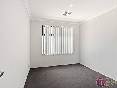 12 Anzac Crescent, Byford