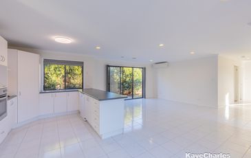 16 Retreat Circuit, Beaconsfield
