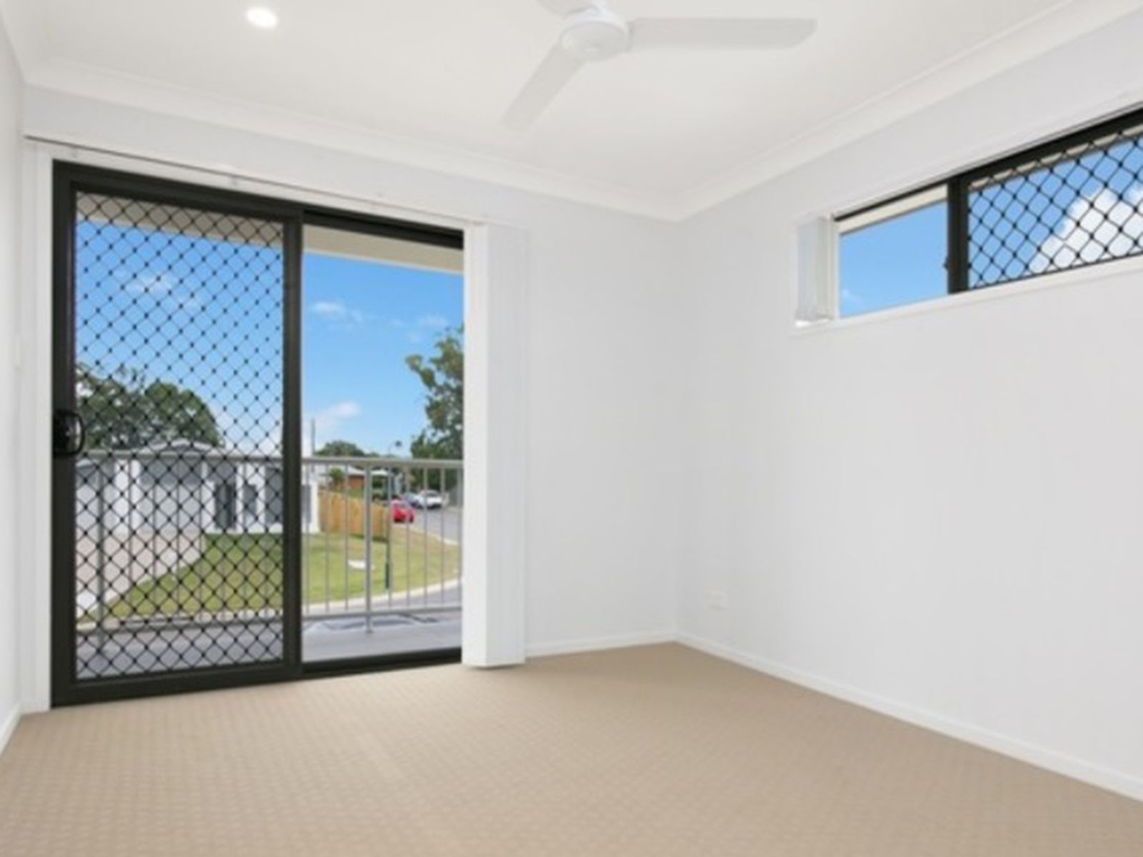 NEW BUILT DUAL 3 + 1 BED $1.271m 