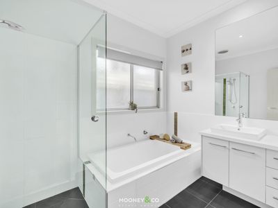 34 Crepe Avenue, Cranbourne West