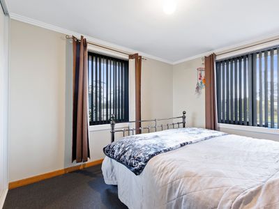 16 Daphne Street, Wynyard