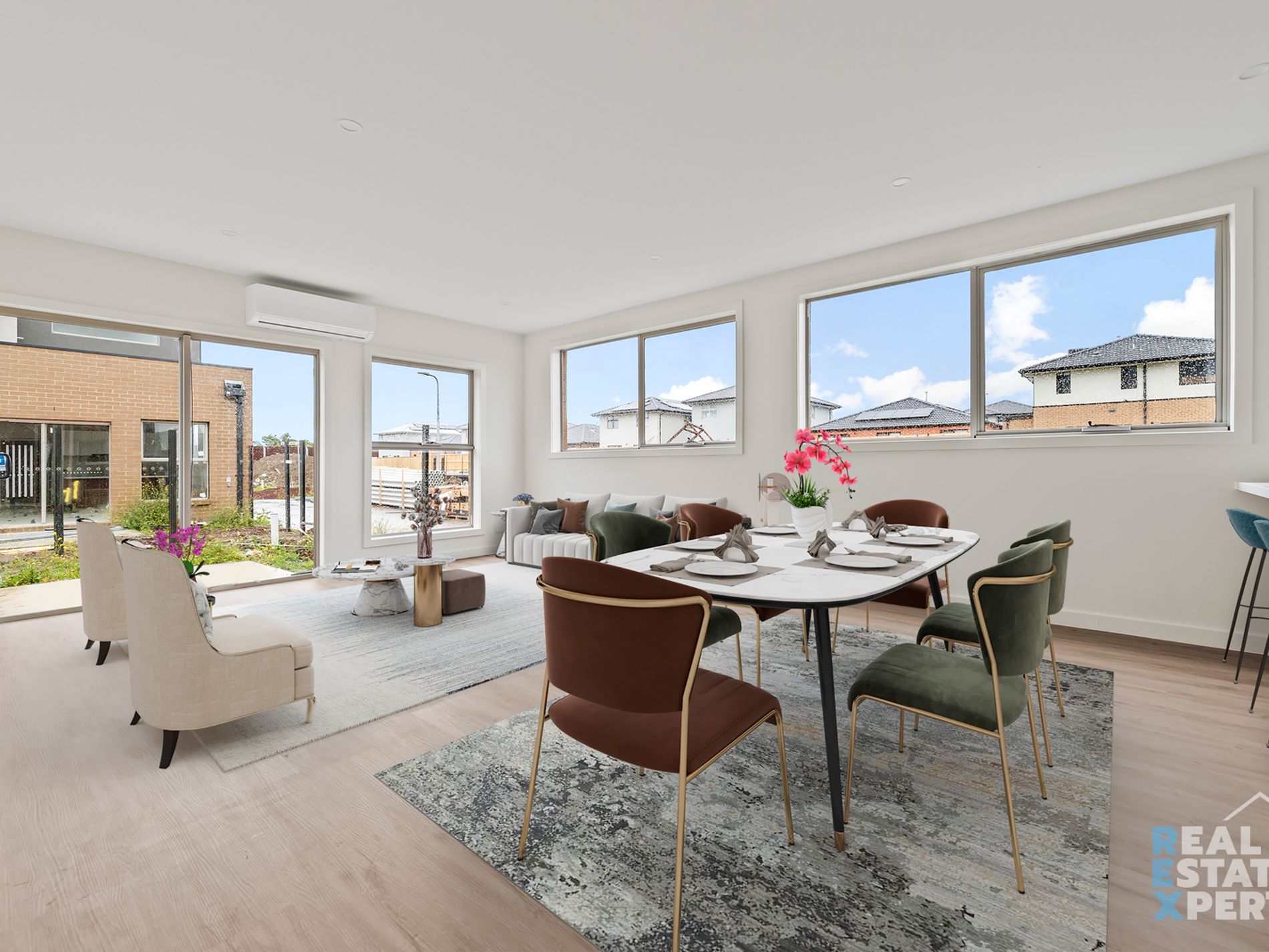 12 Tiger Way, Officer