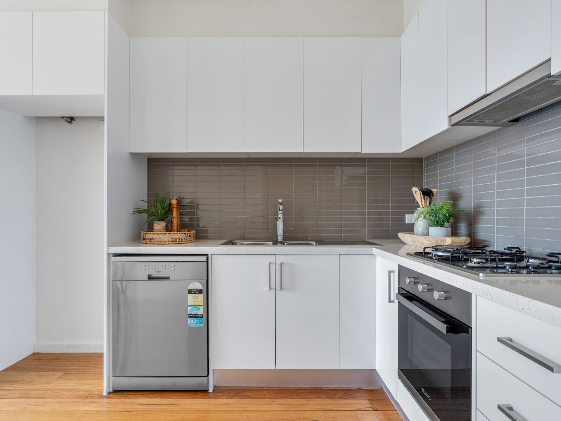 6 / 166 Waterloo Road, Oak Park