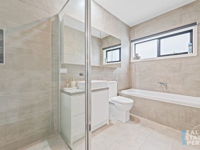 2 / 17 Harmer Road, Hallam
