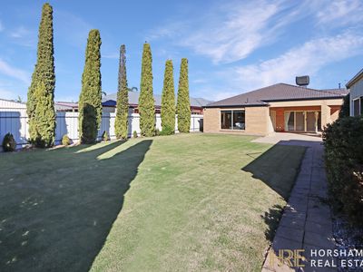 16 Burnett Street, Horsham