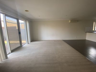 12 Lookout Way, Tarneit