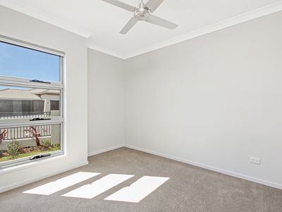 19 Locke Crescent, Baringa