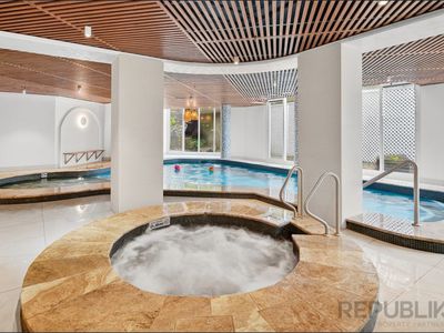 6B / 30 LAYCOCK STREET, Surfers Paradise