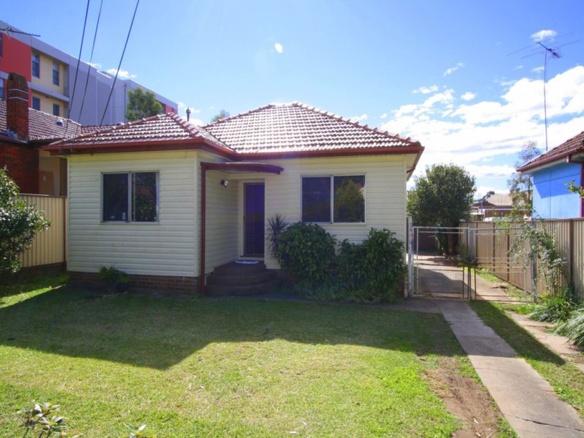 15 The Crescent, Yagoona