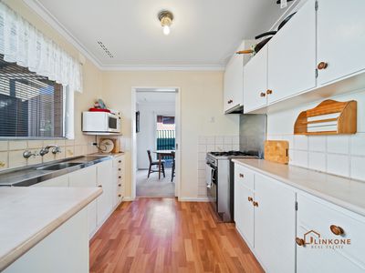 6 Parry Avenue, Bateman