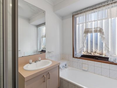 5 Priestley Crescent, Seymour