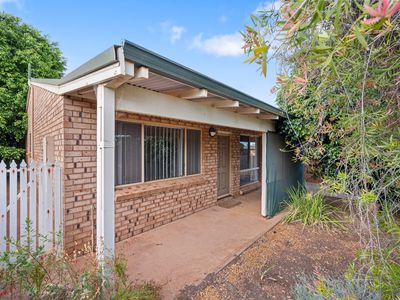 1 / 211 Hare Street, West Lamington