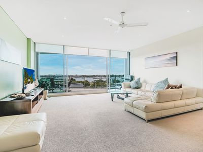 805 / 1 Como Crescent, Southport