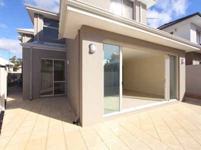 5 Grasstree Way, Churchlands