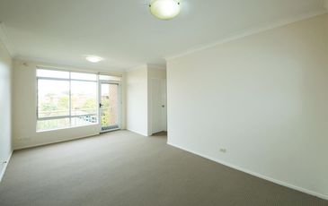 9 / 2 Gray Crescent, Eastlakes