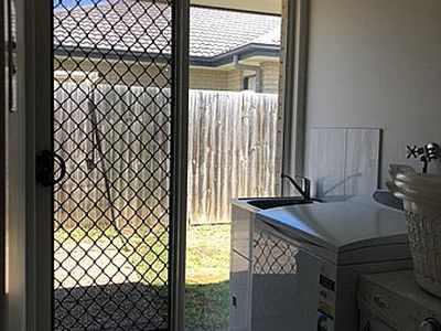 17 Parkwood Street, Fernvale