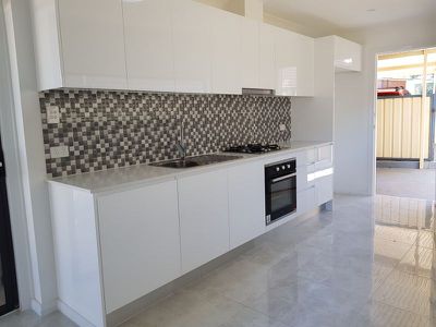 8 Kuala Close, Dean Park