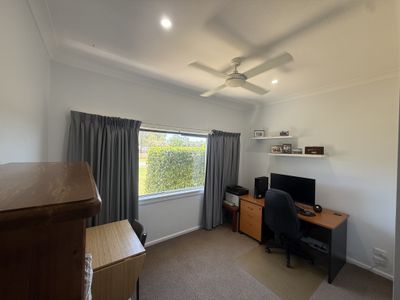 11 Cheney Road, Parkes