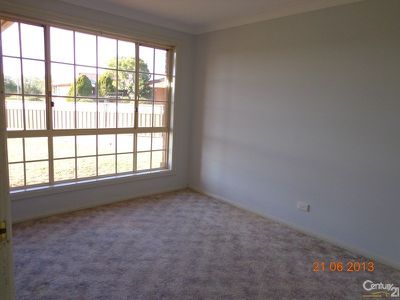 22 John Glenn Place, Dubbo