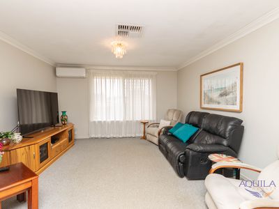 11 Robinia Rise, Helena Valley