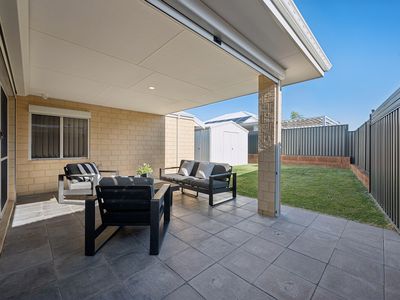 21 Claystone Loop, Piara Waters