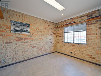 25 Dooley Street, Naval Base