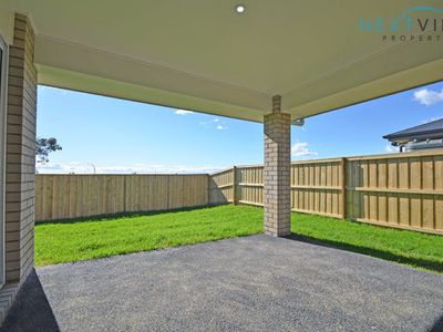 8 Yellena Road, Fletcher