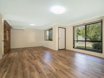 1 / 329 West Street, Harristown