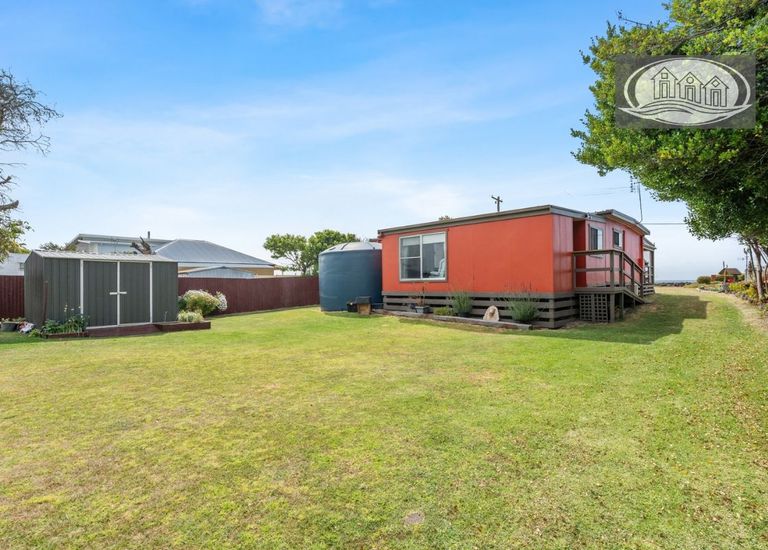 17 Beach Road, Portland