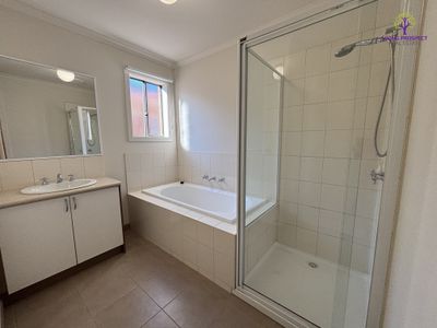10 Talliver Terrace, Truganina