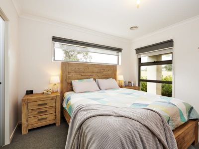 2 Viewrise Walk, Craigieburn