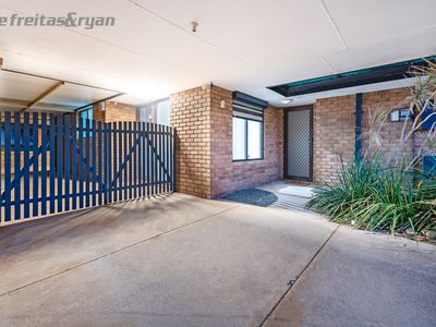 12 Tablo Court, South Lake