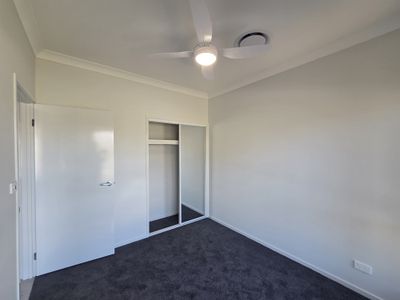 1/68  Malachite Street, Chisholm