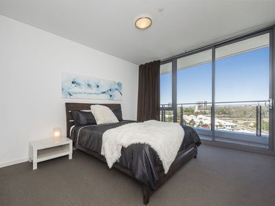 806 / 2 Oldfield Street, Burswood