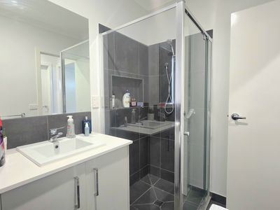 5 Pechora Street, Truganina