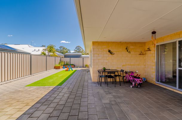 52 Bucker Street, Whitby