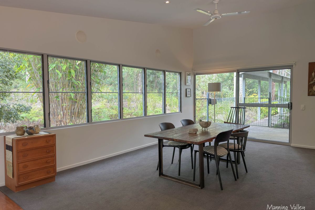 380 Hubbards Road North, Topi Topi