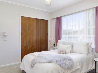 33A Saint Edmund Crescent, Tawa
