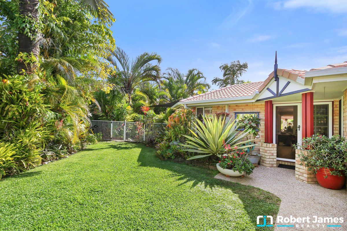 6 Hoylake Court, Tewantin