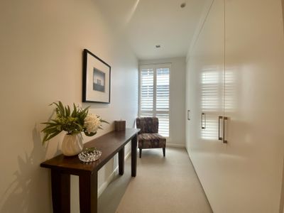 1005 / 480 St Kilda Road, Melbourne