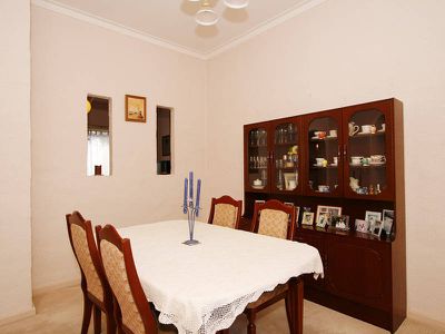 37 Karoonda Rd, Booragoon