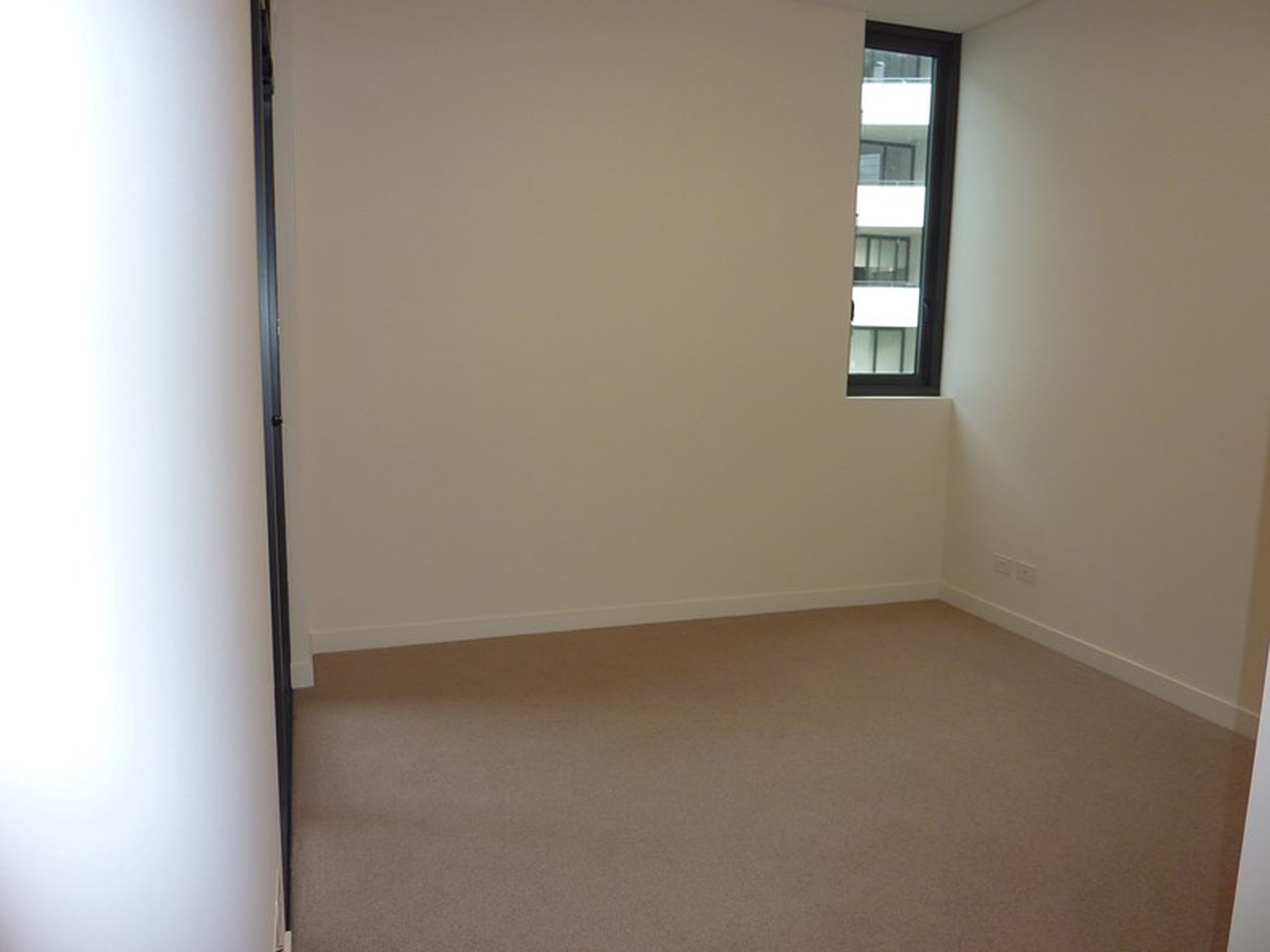 7402 / 2 Cullen Close, Forest Lodge