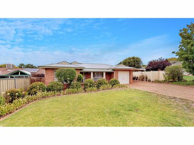 4 Lesley Place, Dubbo