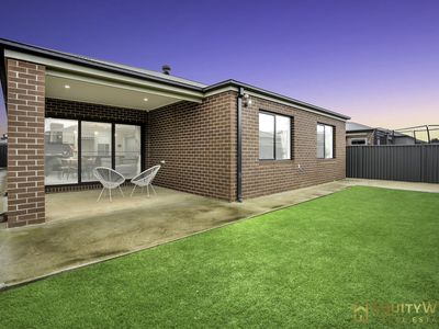 17 Monaco Grove, Strathtulloh