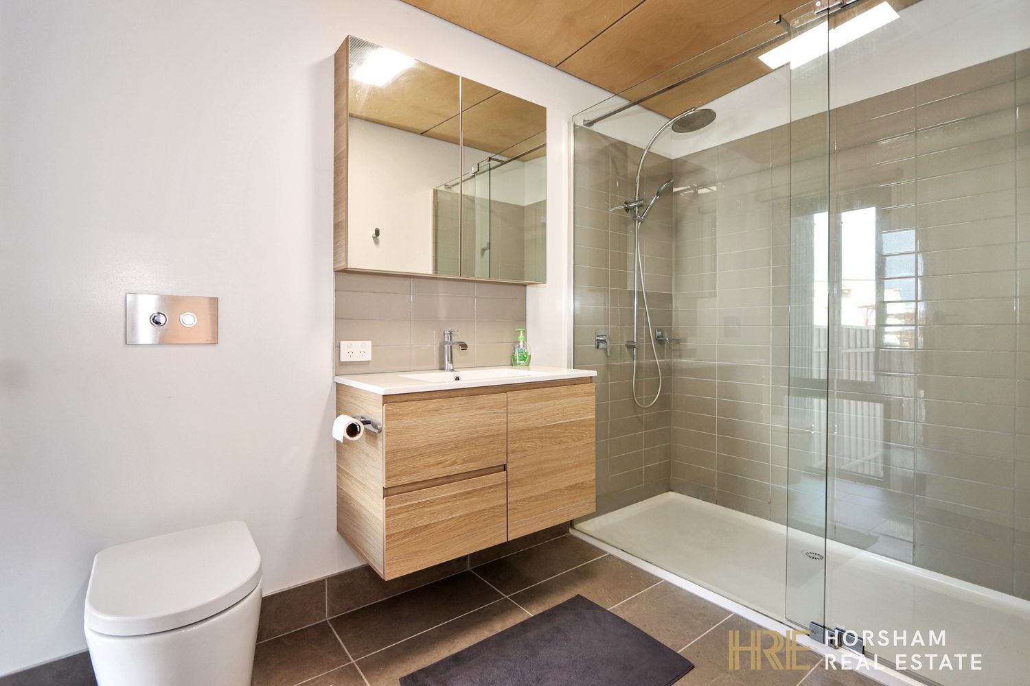 2 / 24 Begg Street, Horsham