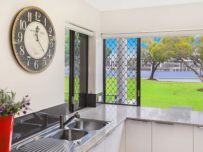 2 / 93 Parkyn Parade, Mooloolaba
