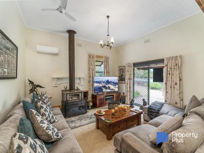 28 Calder Highway, Wedderburn