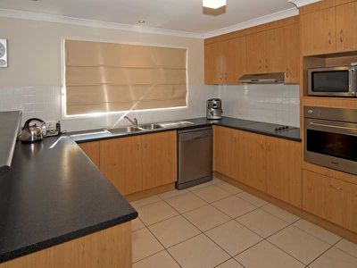 2 Paroo Place, Karalee
