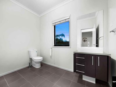 4 Tyler Crescent, Tarneit